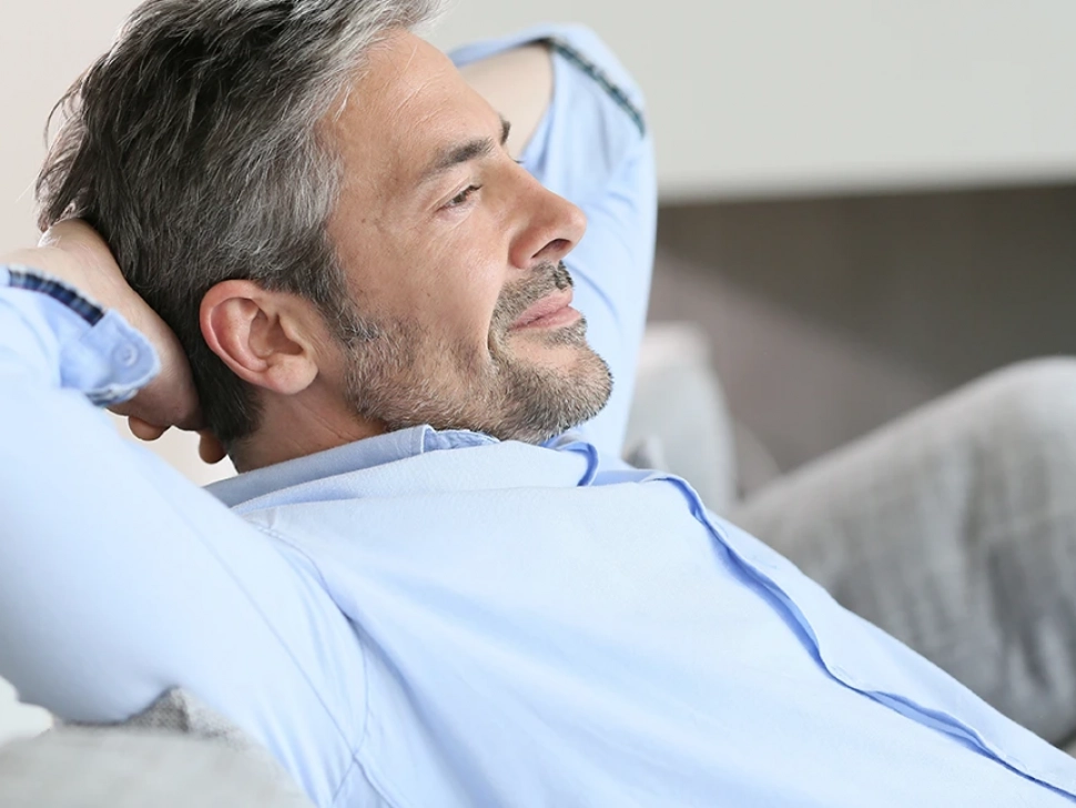 Rinoplastia en hombres: Cómo masculinizar el perfil manteniendo la naturalidad absoluta